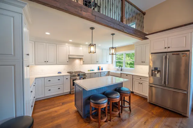 $2,100,000 | 121 Fannie Hill Drive, Wilmington, VT 05363