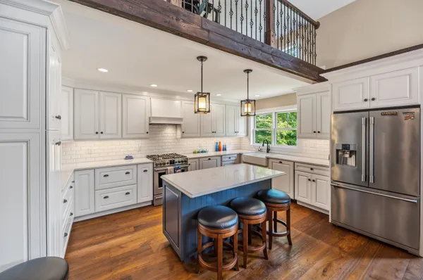 $2,100,000 | 121 Fannie Hill Drive, Wilmington, VT 05363