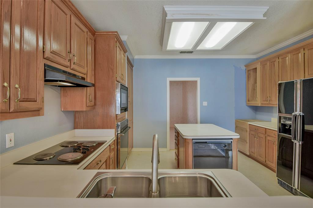 9110 Ravenswood Road Granbury, TX 76049 - Photo 14 of 40