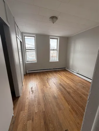 $1,375 | 187 Beacon Avenue, Jersey City, NJ 07306