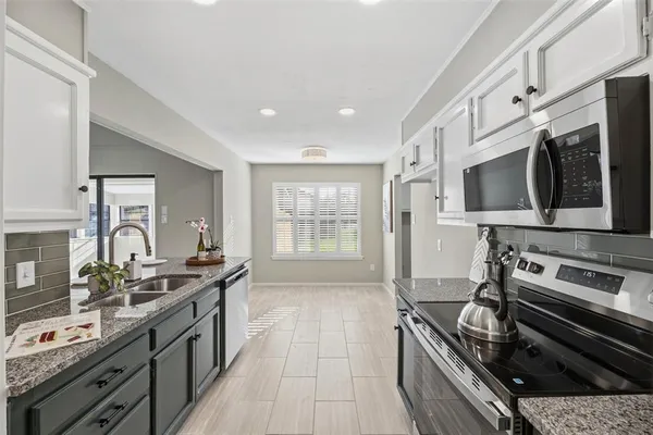 $300,000 | 1721 South Timber Court, Benbrook, TX 76126