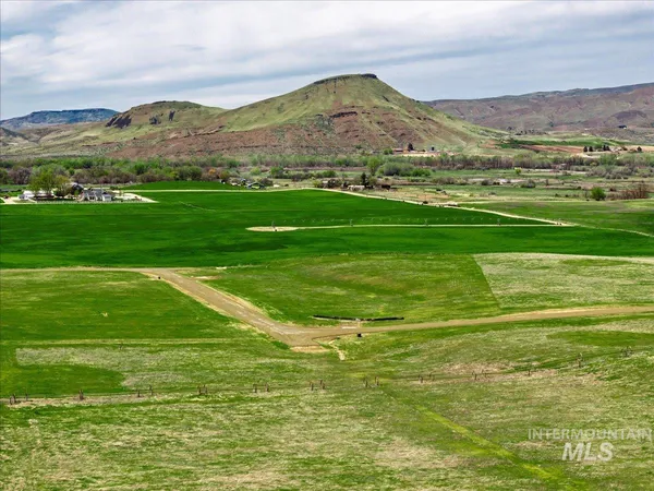 $385,000 | 3995 Jake Lane, Emmett, ID 83617