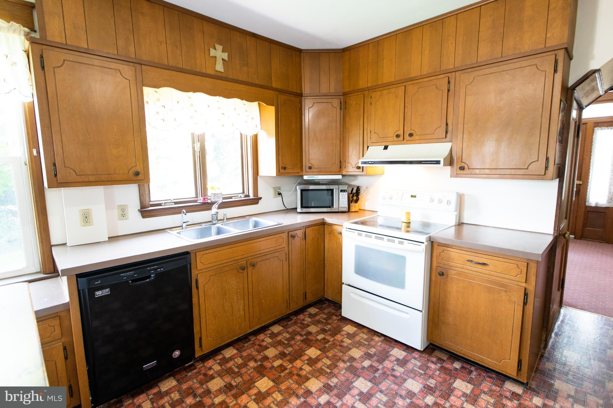 21 Church Street Lititz, PA 17543 - Photo 4 of 28 Gallery Image 4