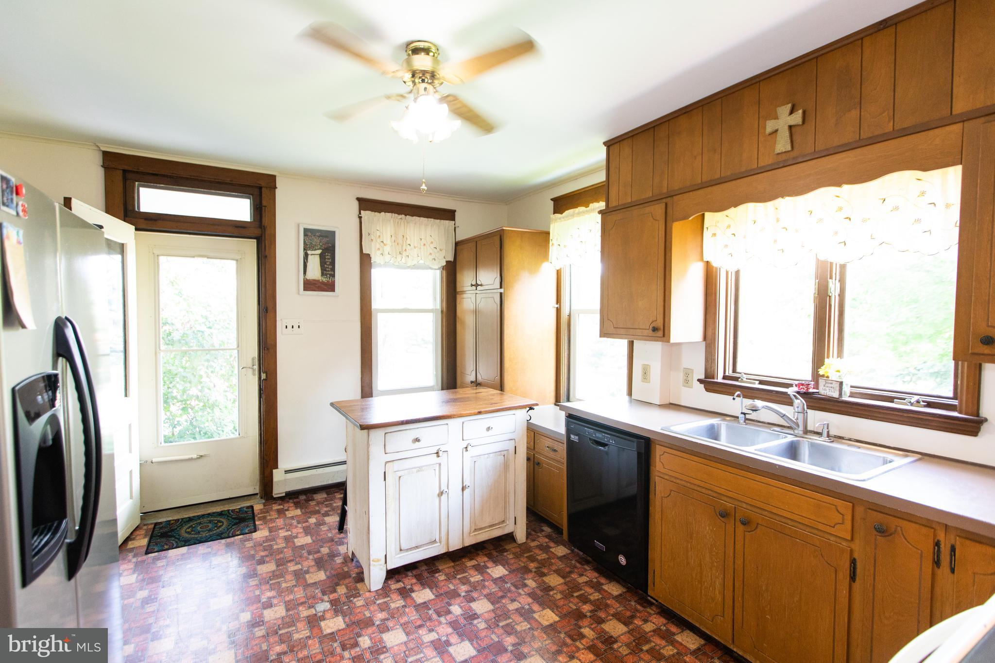 21 Church Street Lititz, PA 17543 - Photo 7 of 28 Gallery Image 7