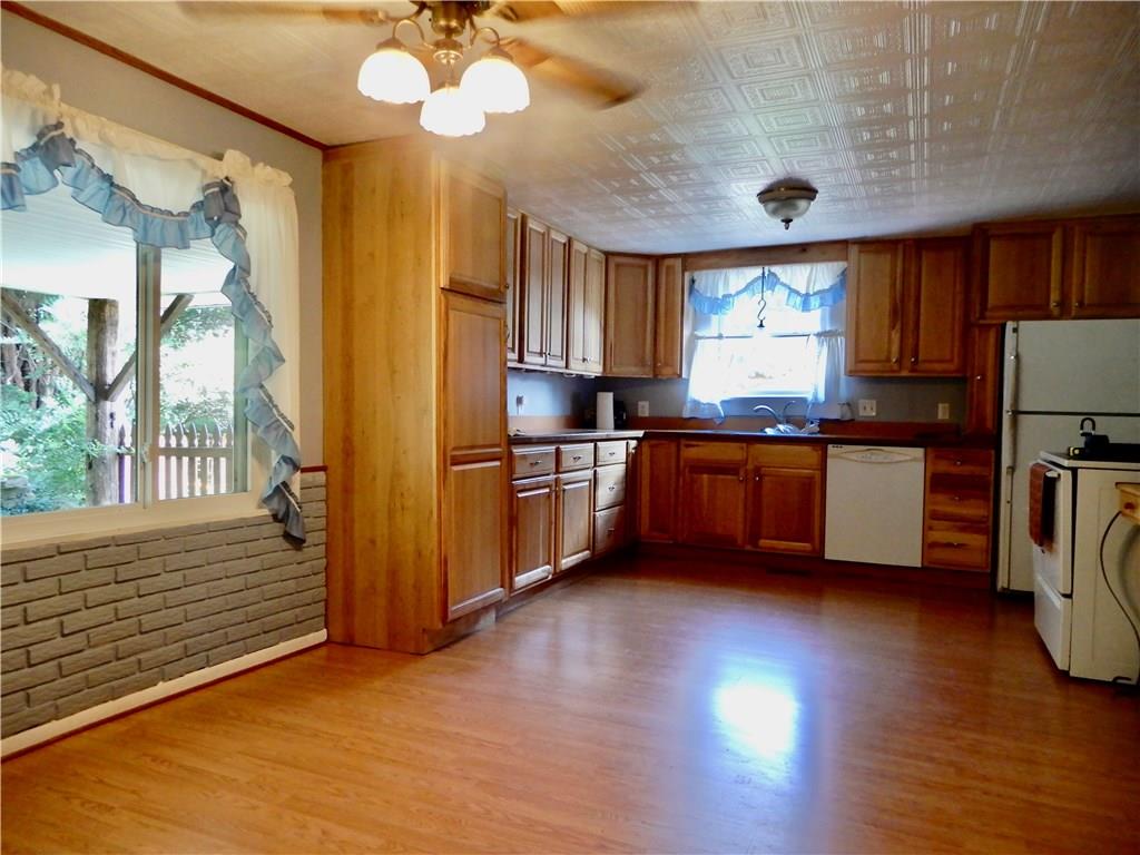 8051 Lamor Road Mercer, PA 16137 - Photo 4 of 25
