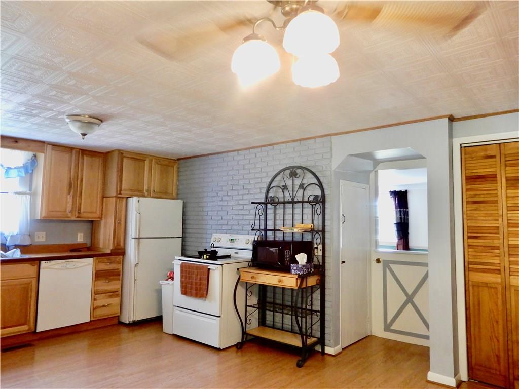 8051 Lamor Road Mercer, PA 16137 - Photo 5 of 25