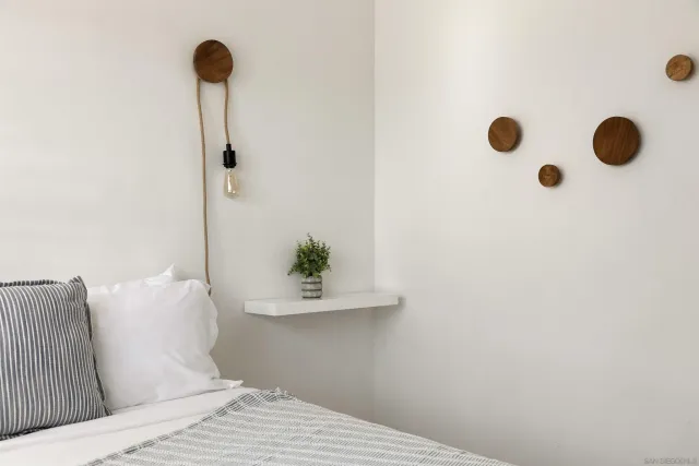 a view of a house with backyard space