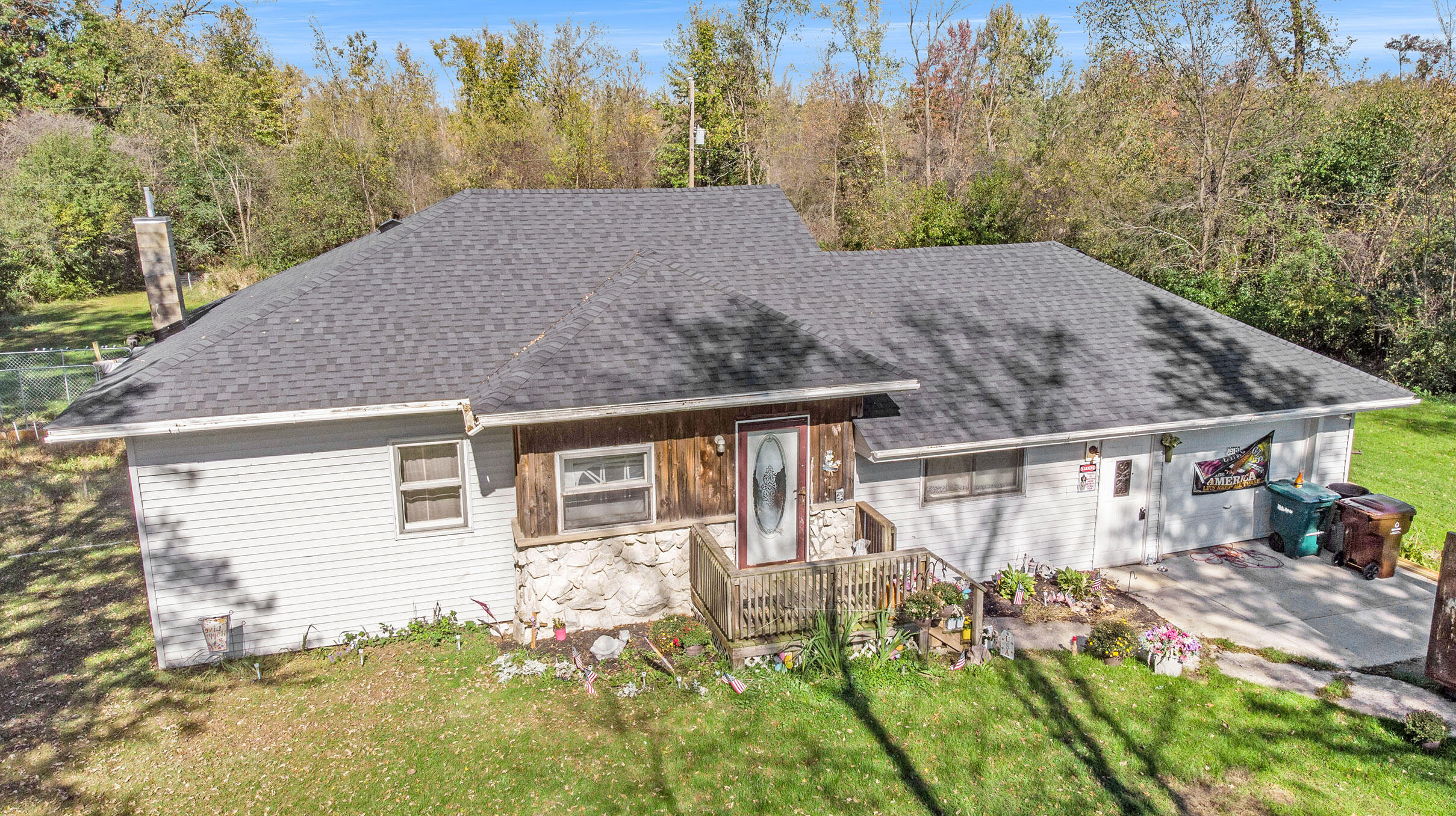1320 Maple Grove Road Jackson, MI 49201 - Photo 5 of 20 5