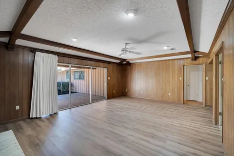 $400,000 | 1105 Greenbriar Lane, Arlington, TX 76013