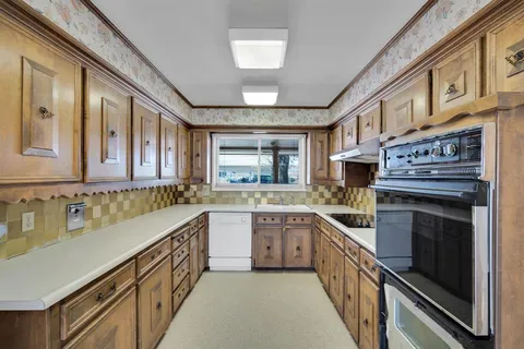 $400,000 | 1105 Greenbriar Lane, Arlington, TX 76013