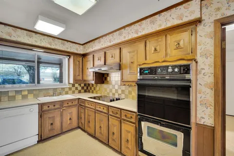 $400,000 | 1105 Greenbriar Lane, Arlington, TX 76013