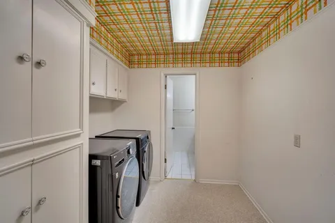 $400,000 | 1105 Greenbriar Lane, Arlington, TX 76013