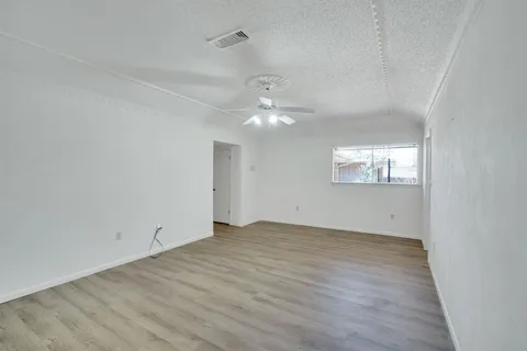 $400,000 | 1105 Greenbriar Lane, Arlington, TX 76013