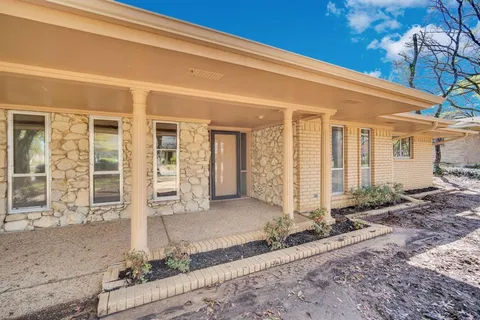 $400,000 | 1105 Greenbriar Lane, Arlington, TX 76013