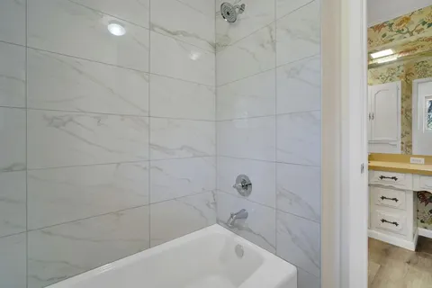 $400,000 | 1105 Greenbriar Lane, Arlington, TX 76013