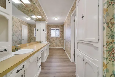 $400,000 | 1105 Greenbriar Lane, Arlington, TX 76013