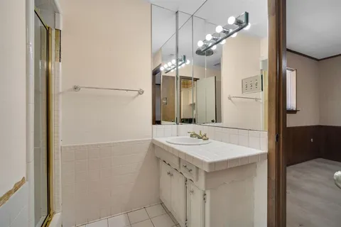 $400,000 | 1105 Greenbriar Lane, Arlington, TX 76013