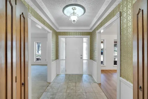 $400,000 | 1105 Greenbriar Lane, Arlington, TX 76013