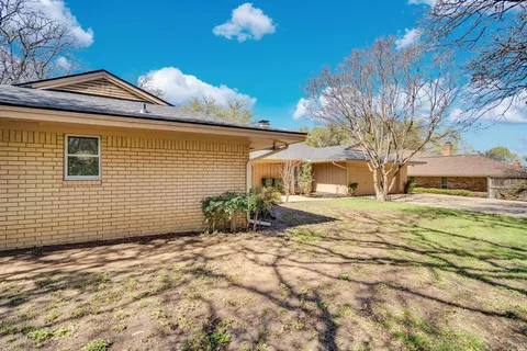 $400,000 | 1105 Greenbriar Lane, Arlington, TX 76013