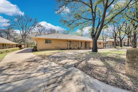 $400,000 | 1105 Greenbriar Lane, Arlington, TX 76013