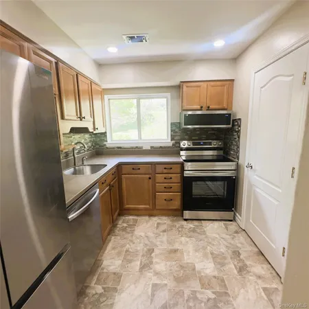 $155,000 | 26 Cooper, Unit 603, Poughkeepsie, NY 12603