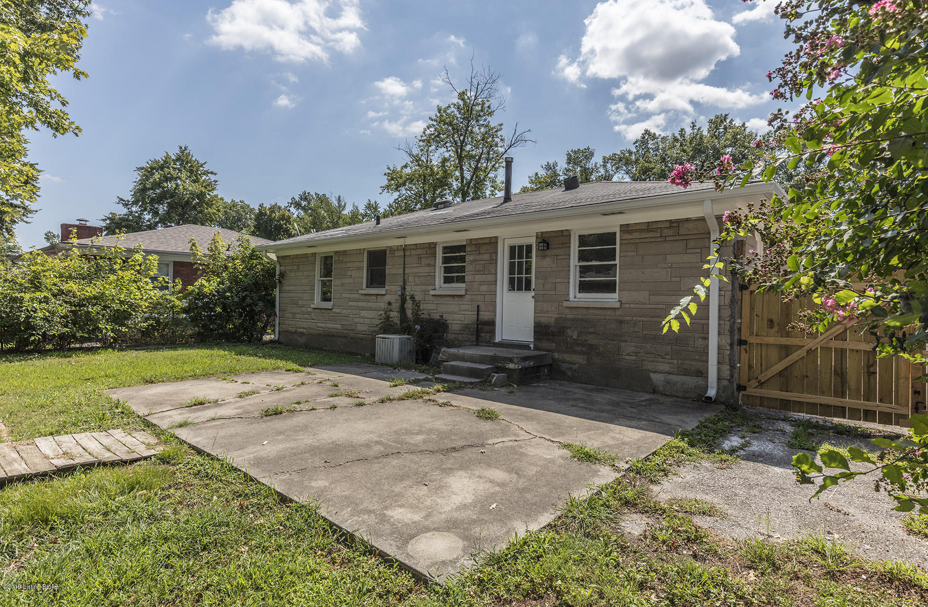 4113 Retreat Road Louisville, KY 40219 - Photo 4 of 31 4113 retreat rd-0004