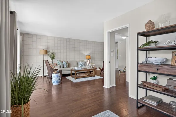 $445,000 | 20 West Fiesta Green, Port Hueneme, CA 93041