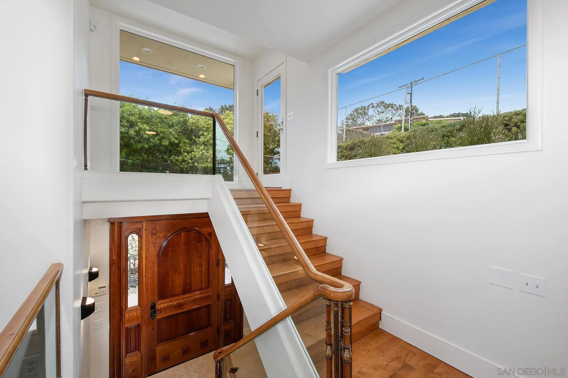 1735 Seaview Avenue Del Mar, CA 92014 - Photo 18 of 51 a view of an entryway with wooden floor