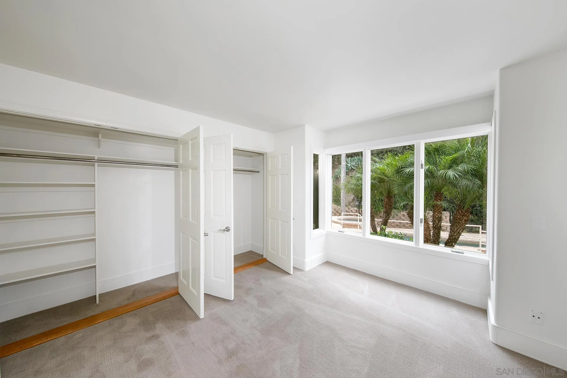 1735 Seaview Avenue Del Mar, CA 92014 - Photo 22 of 51 an empty room with a window