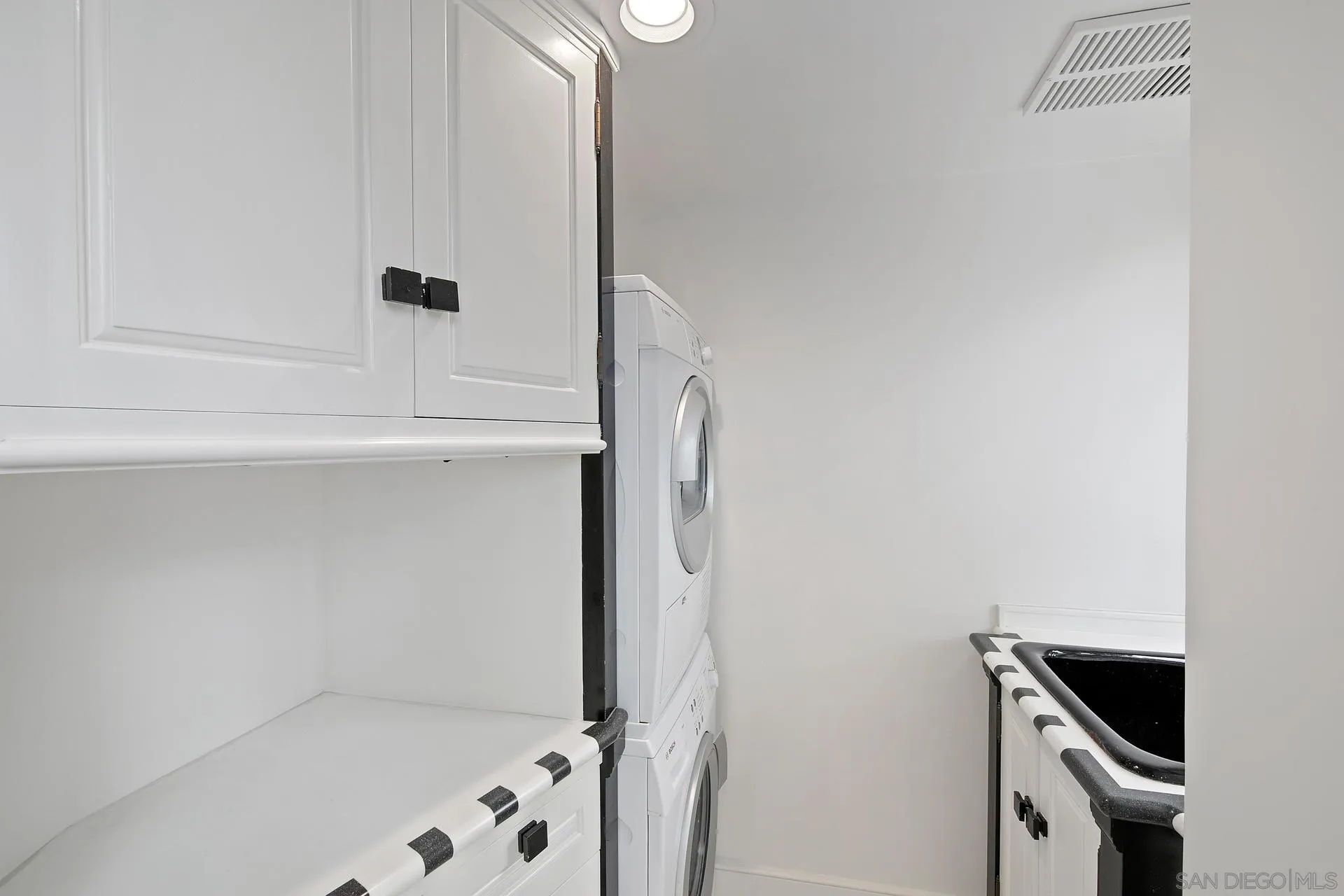 1735 Seaview Avenue Del Mar, CA 92014 - Photo 25 of 51 a bathroom with a bathtub and shower