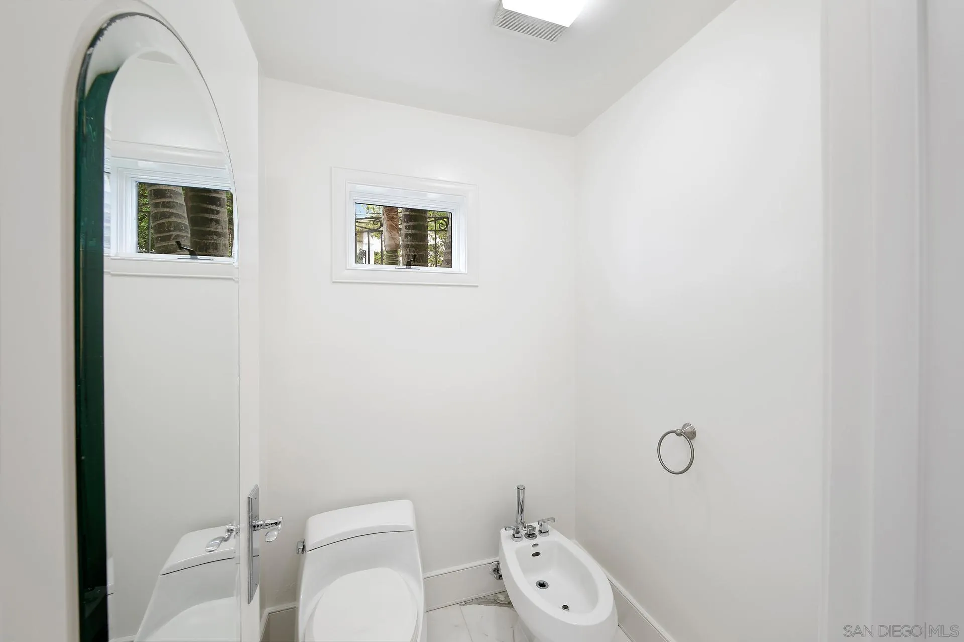 1735 Seaview Avenue Del Mar, CA 92014 - Photo 32 of 51 a bathroom with a toilet and a sink