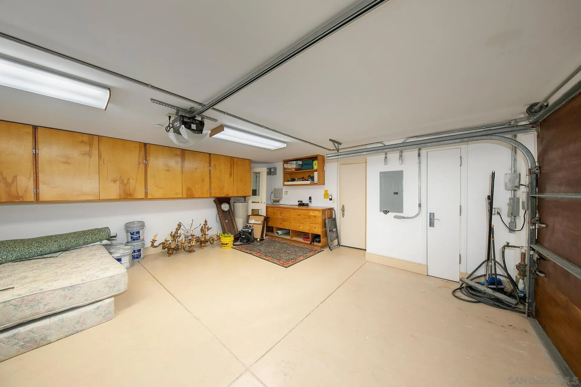 1735 Seaview Avenue Del Mar, CA 92014 - Photo 40 of 51 a bed room with furniture and a window