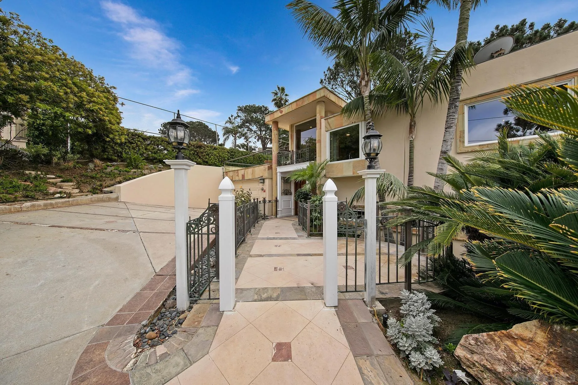 1735 Seaview Avenue Del Mar, CA 92014 - Photo 50 of 51 a view of outdoor kitchen and patio