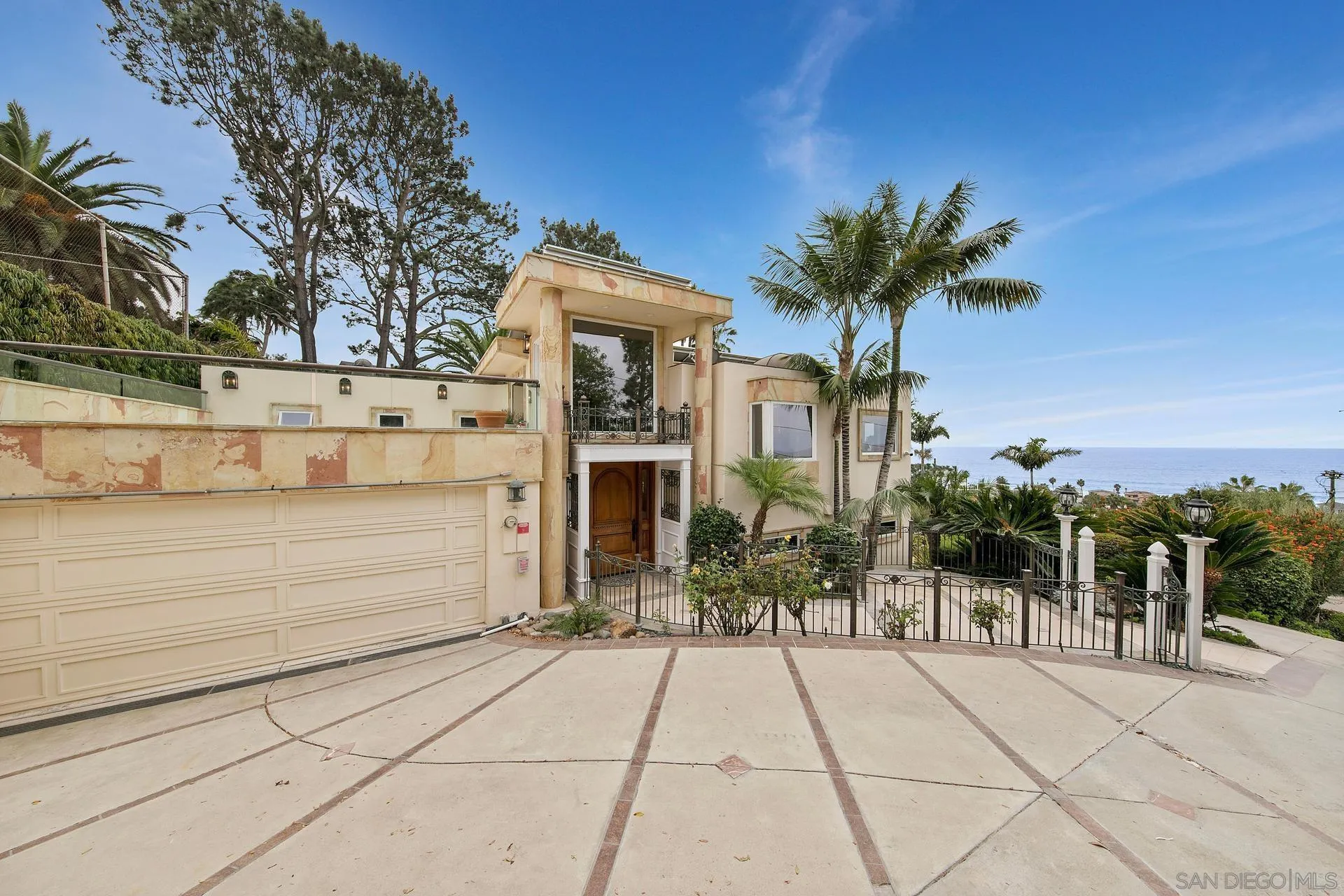 1735 Seaview Avenue Del Mar, CA 92014 - Photo 51 of 51 a view of a house with a yard