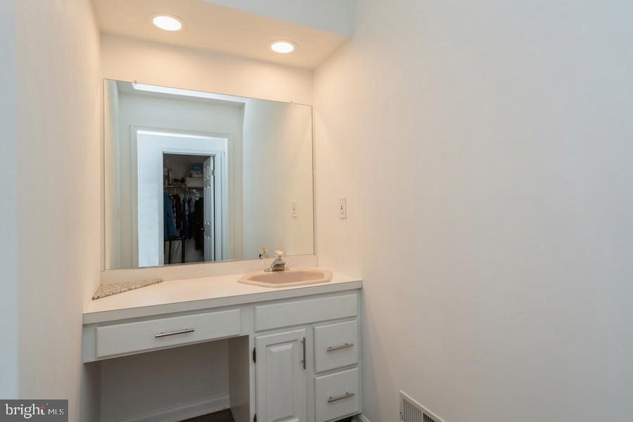 34 Providence Drive Princeton Junction, NJ 08550 - Photo 31 of 59