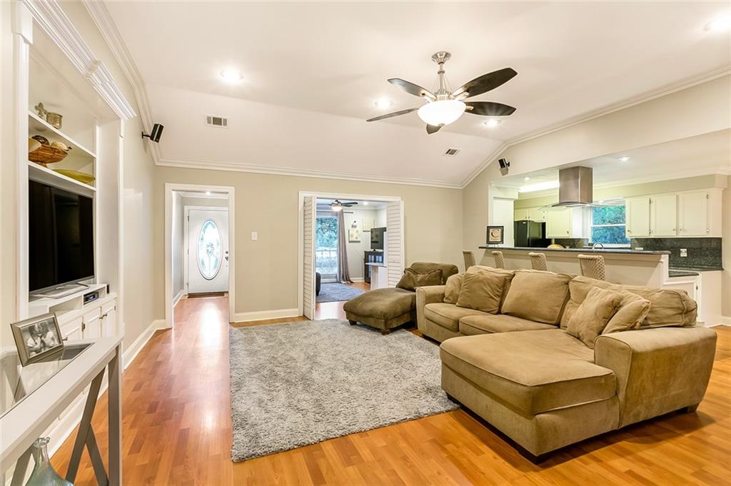 138 Reiher Road Mandeville, LA 70471 - Photo 5 of 26 Gallery Image 5