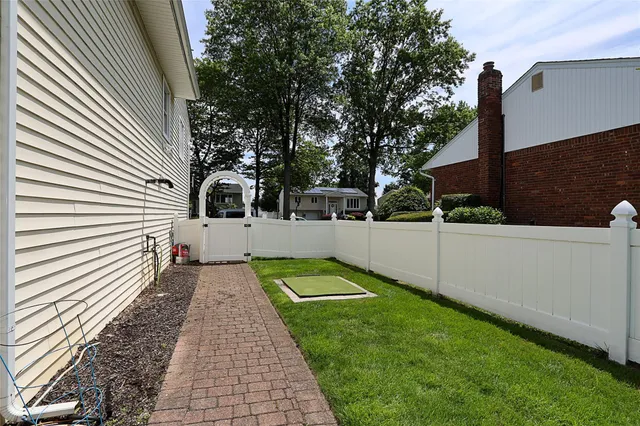 $1,588,000 | 112 Ursula Drive, Roslyn, NY 11576