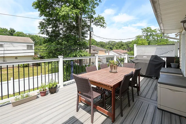 $1,588,000 | 112 Ursula Drive, Roslyn, NY 11576