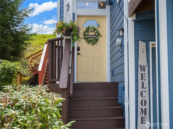 $400,000 | 3694 Simmons Mill Court Southwest, Unit A, Olympia, WA 98512