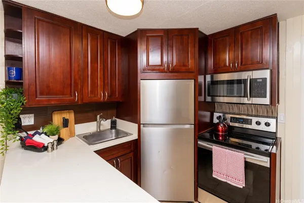 $2,090 | 1993 Ala Wai Boulevard, Unit 201, Honolulu, HI 96815