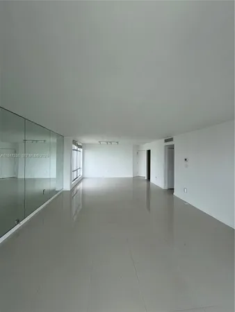 $3,550 | 5750 Collins Avenue, Unit 10F, Miami Beach, FL 33140