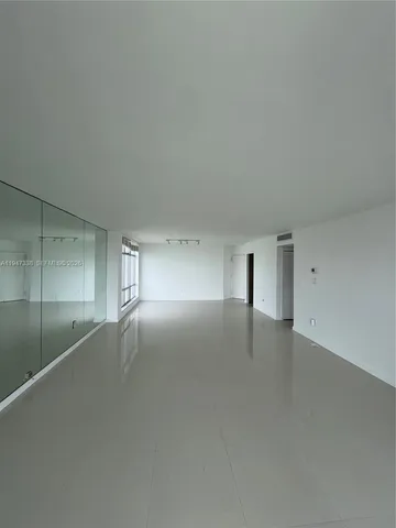 $3,550 | 5750 Collins Avenue, Unit 10F, Miami Beach, FL 33140