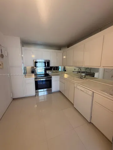 $3,550 | 5750 Collins Avenue, Unit 10F, Miami Beach, FL 33140