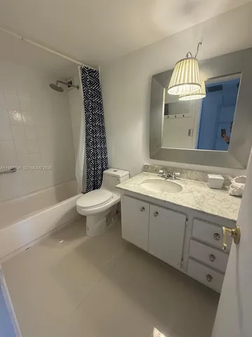 $3,550 | 5750 Collins Avenue, Unit 10F, Miami Beach, FL 33140