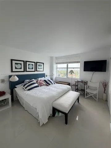 $3,550 | 5750 Collins Avenue, Unit 10F, Miami Beach, FL 33140