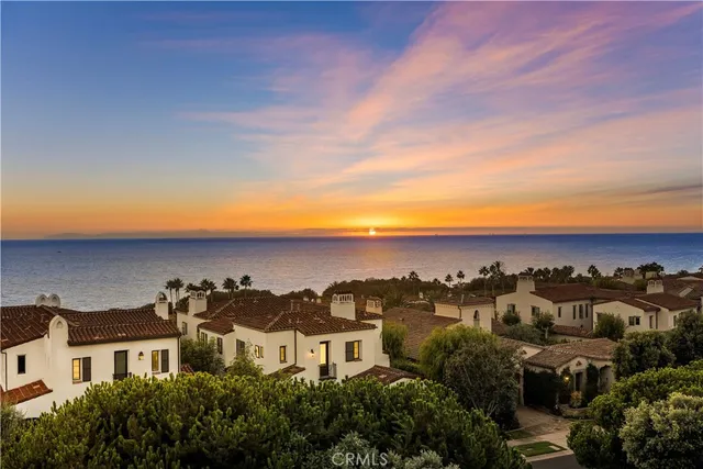 $12,499,000 | 28 Surfspray Bluff, Newport Coast, CA 92657