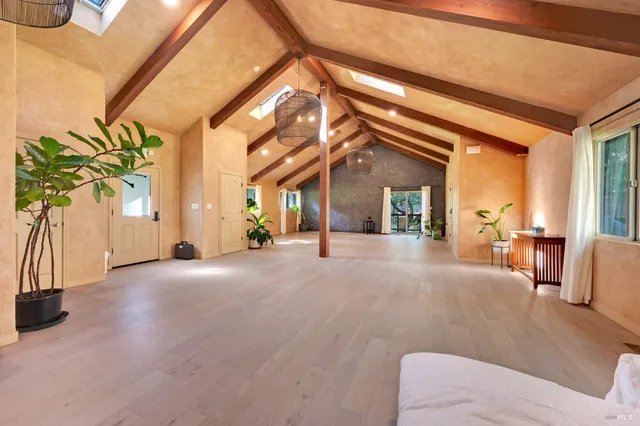 $9,950,000 | 18501 Van Zandt Resort Road, Philo, CA 95466