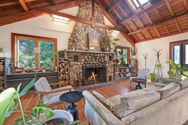 $9,950,000 | 18501 Van Zandt Resort Road, Philo, CA 95466
