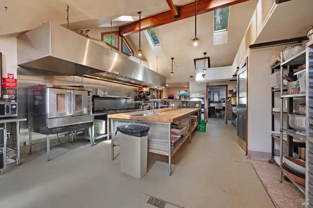 $9,950,000 | 18501 Van Zandt Resort Road, Philo, CA 95466