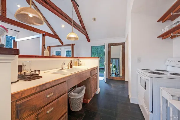 $9,950,000 | 18501 Van Zandt Resort Road, Philo, CA 95466